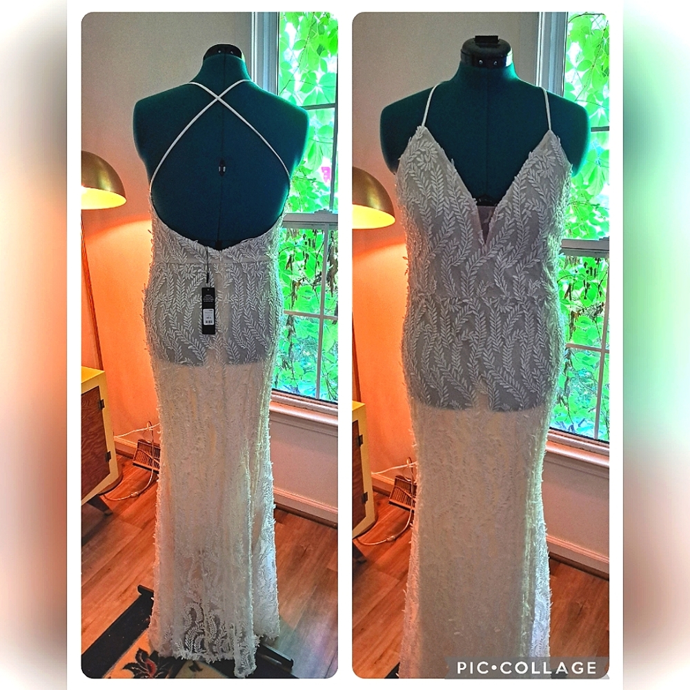 Body hugging strapless embroidered wedding dress size XL